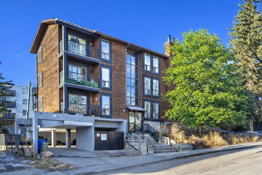 2611 15a Street SW Calgary AB T2T 4C1