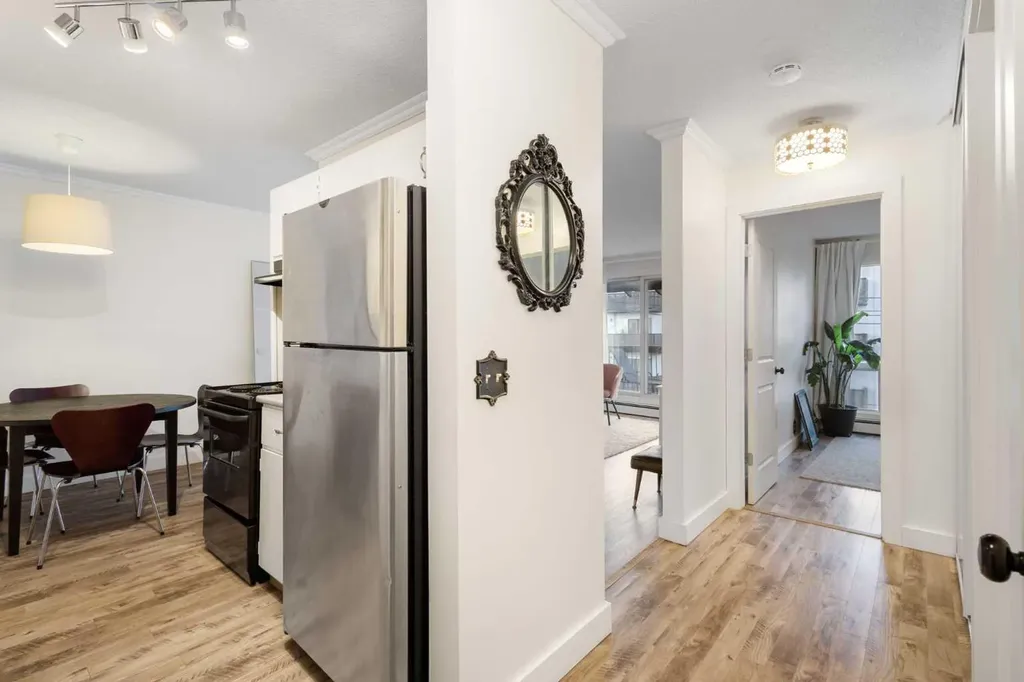 2611 15a Street SW Calgary AB T2T 4C1