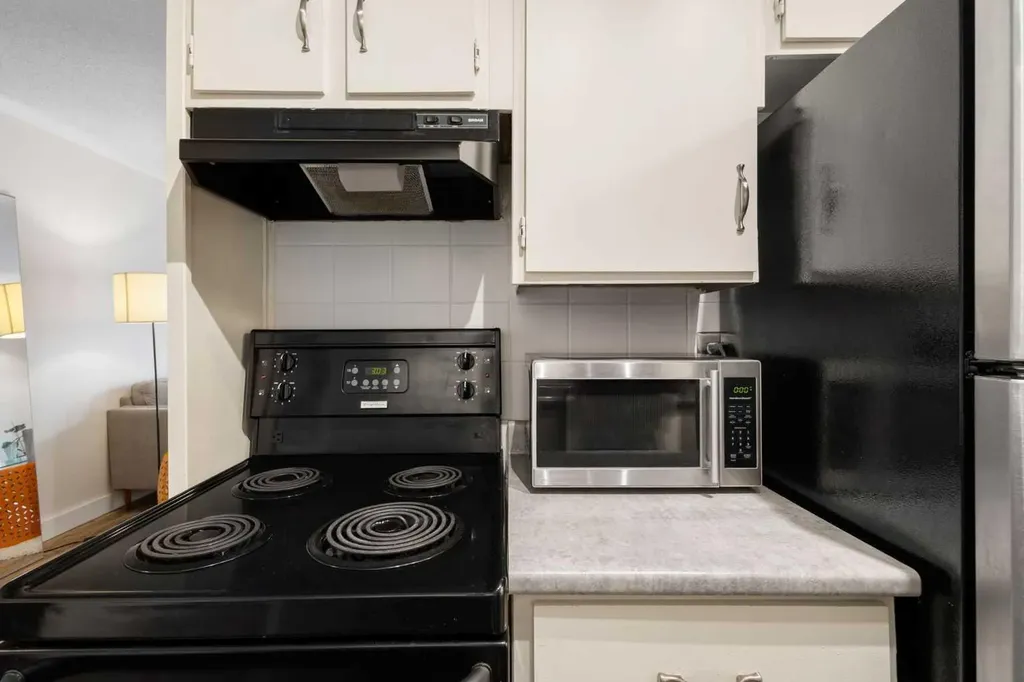 2611 15a Street SW Calgary AB T2T 4C1