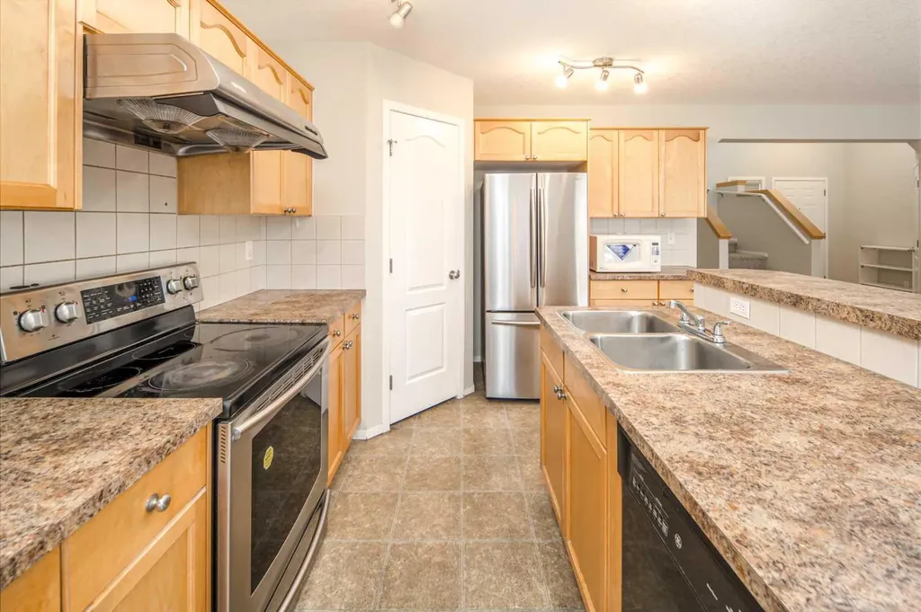 96 Panamount Manor NW Calgary AB T3K 6H7