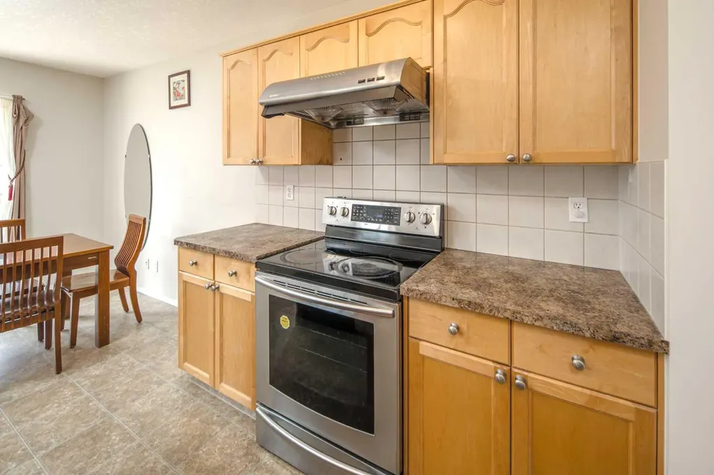 96 Panamount Manor NW Calgary AB T3K 6H7