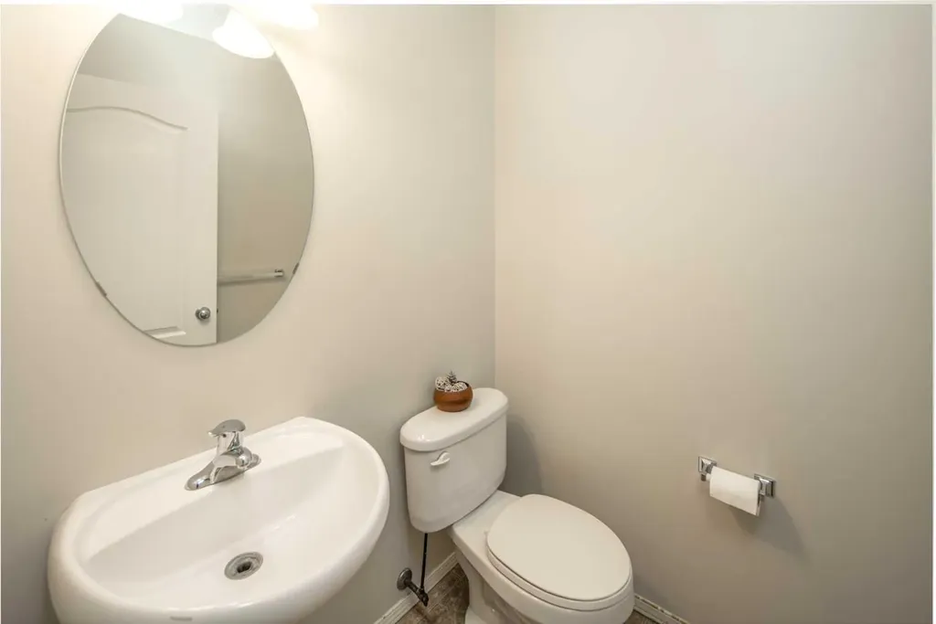 96 Panamount Manor NW Calgary AB T3K 6H7