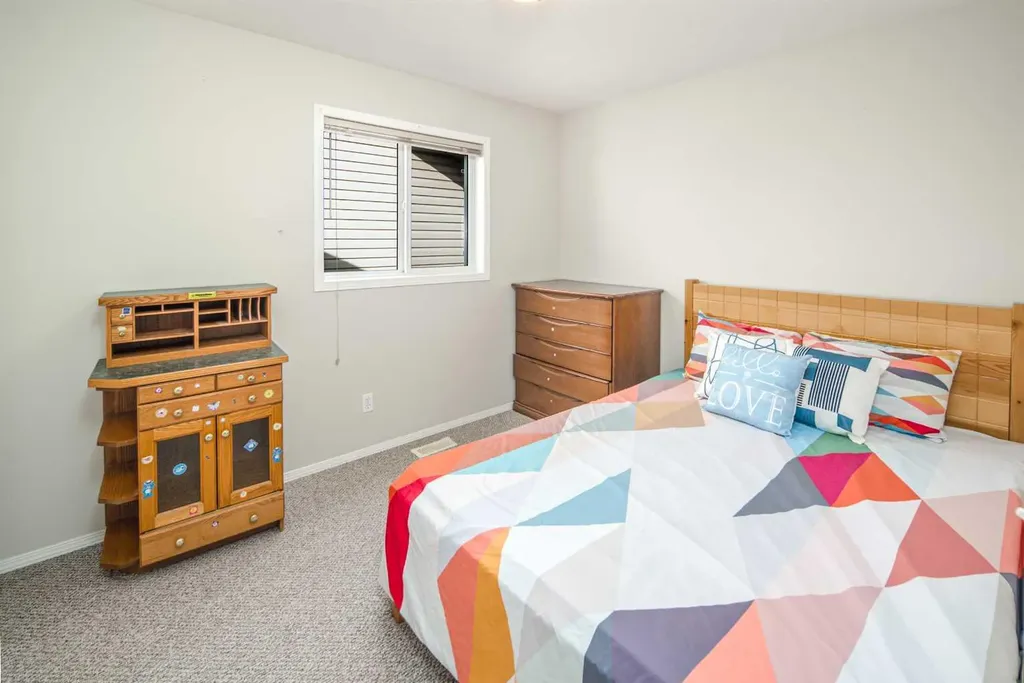 96 Panamount Manor NW Calgary AB T3K 6H7