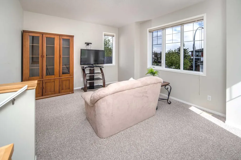 96 Panamount Manor NW Calgary AB T3K 6H7