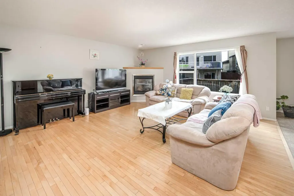 96 Panamount Manor NW Calgary AB T3K 6H7