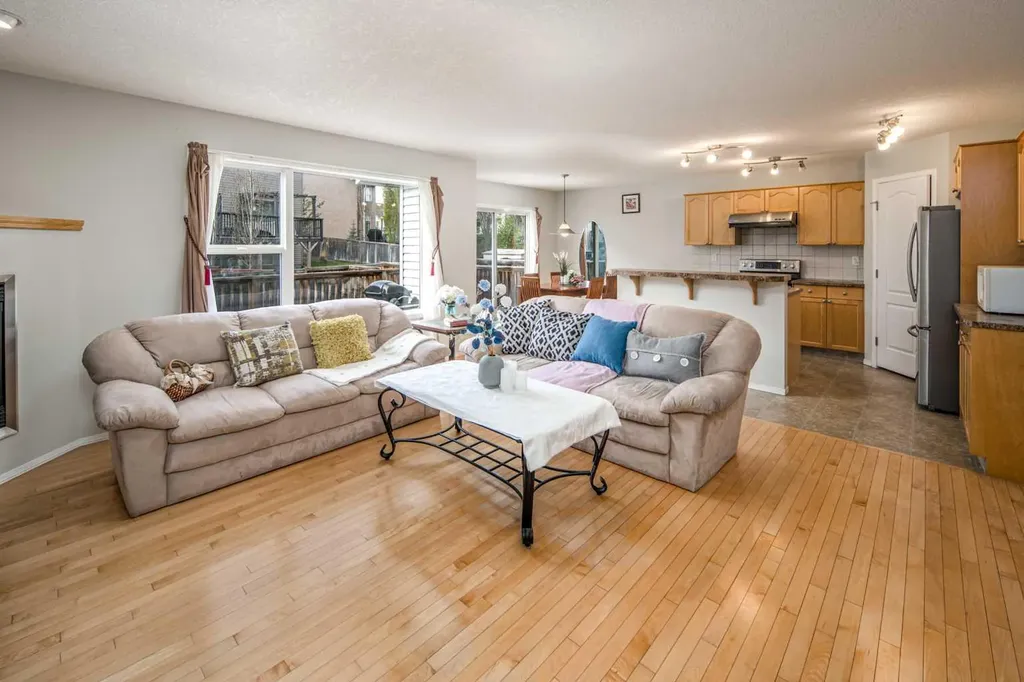 96 Panamount Manor NW Calgary AB T3K 6H7