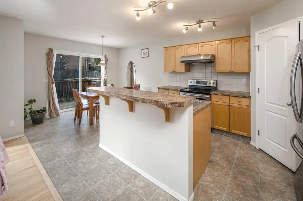 96 Panamount Manor NW Calgary AB T3K 6H7