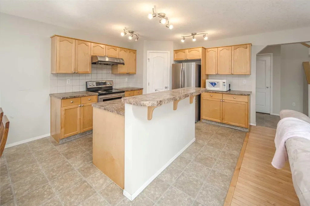 96 Panamount Manor NW Calgary AB T3K 6H7