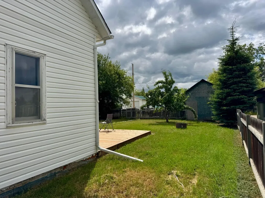 11205 103 Avenue Fairview AB T0H 1L0