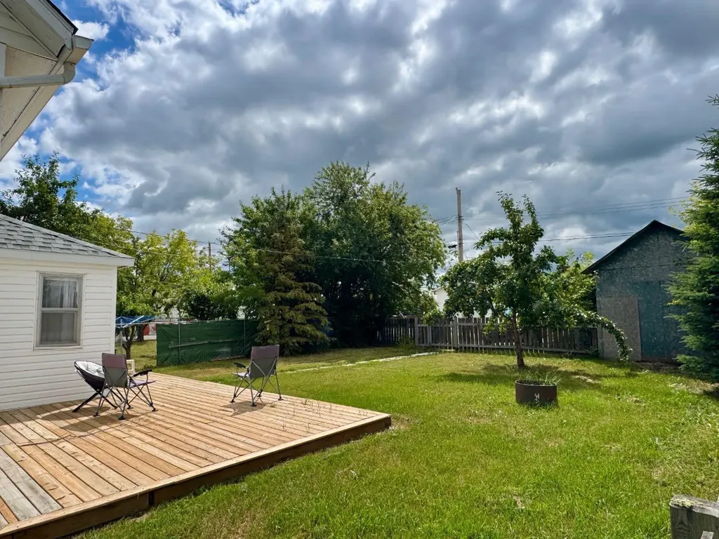 11205 103 Avenue Fairview AB T0H 1L0