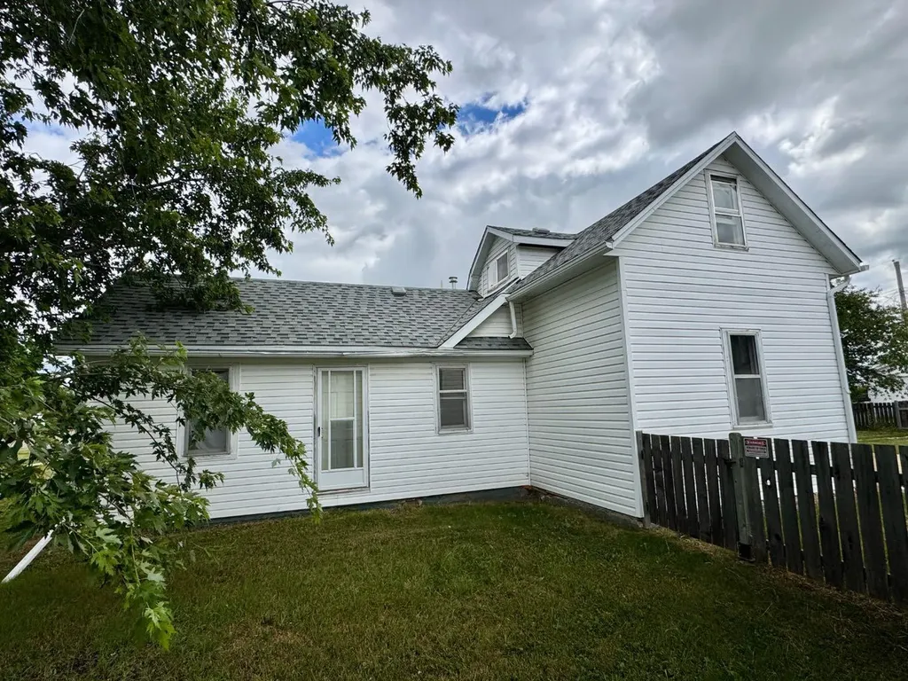11205 103 Avenue Fairview AB T0H 1L0