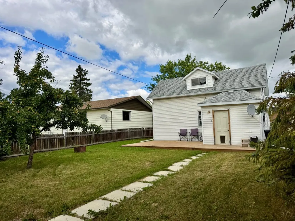 11205 103 Avenue Fairview AB T0H 1L0