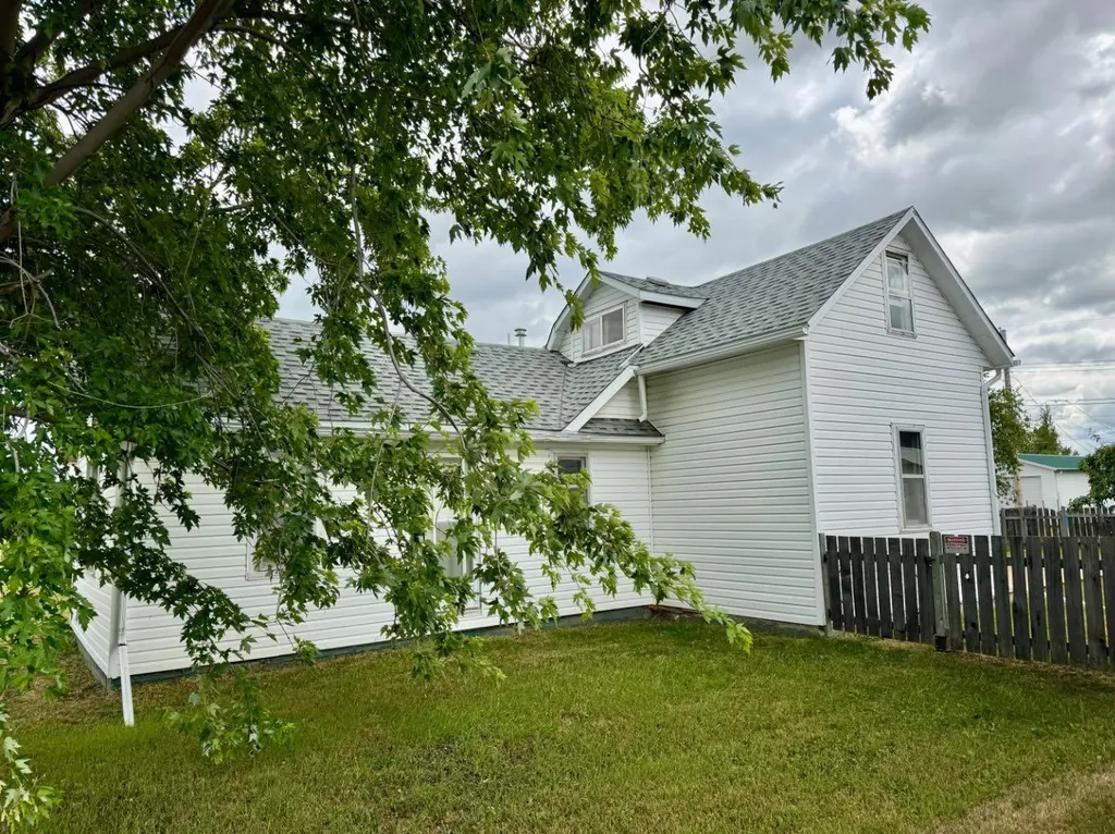 11205 103 Avenue Fairview AB T0H 1L0