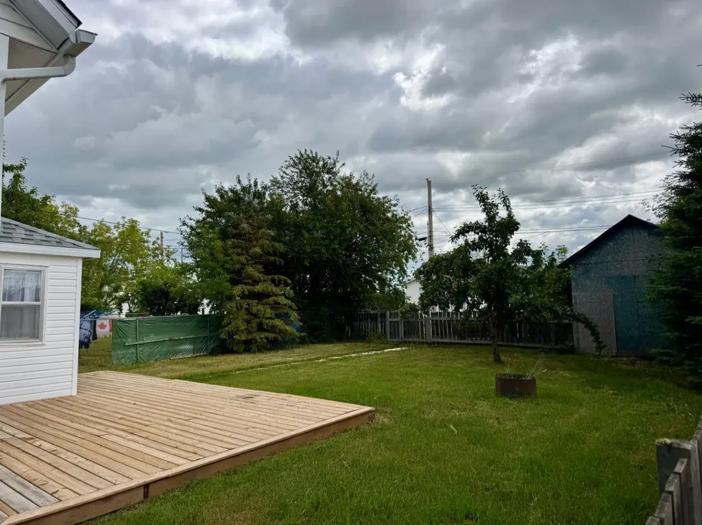 11205 103 Avenue Fairview AB T0H 1L0
