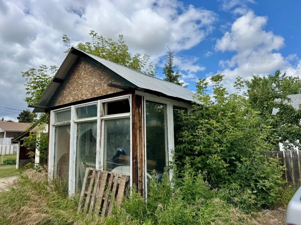 11205 103 Avenue Fairview AB T0H 1L0