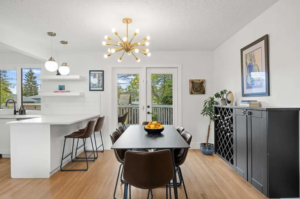 32 Westminster Drive SW Calgary AB T3C 2S9