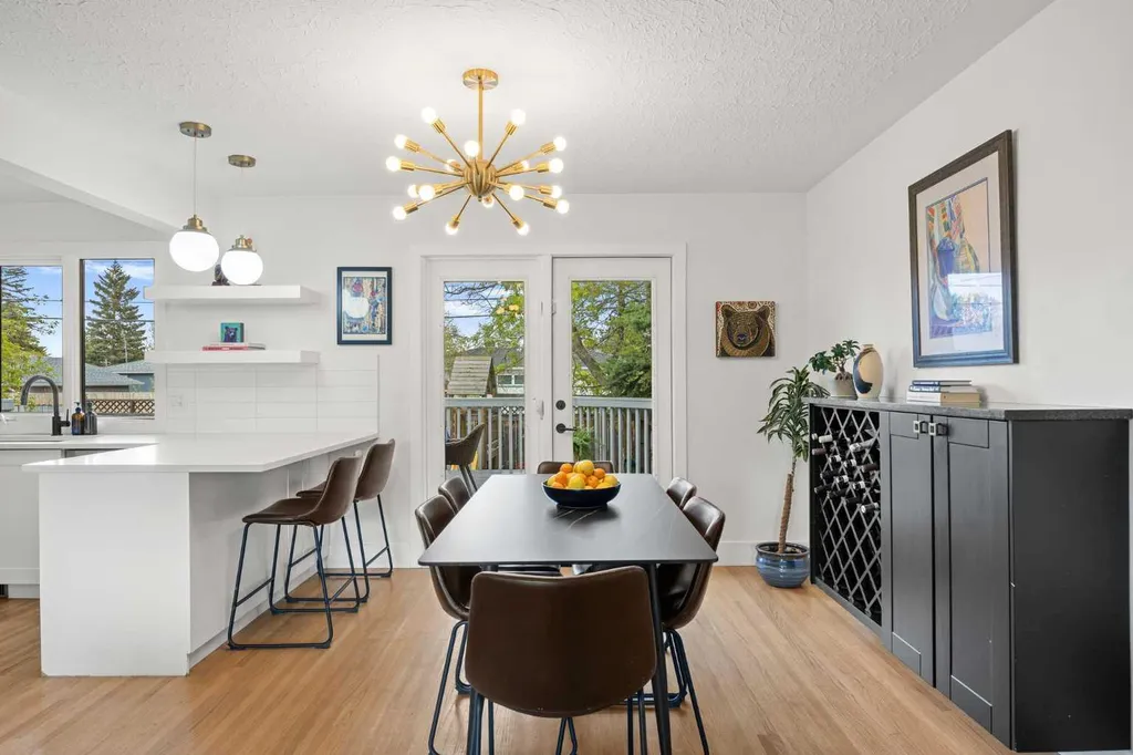 32 Westminster Drive SW Calgary AB T3C 2S9