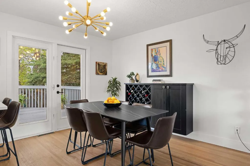 32 Westminster Drive SW Calgary AB T3C 2S9