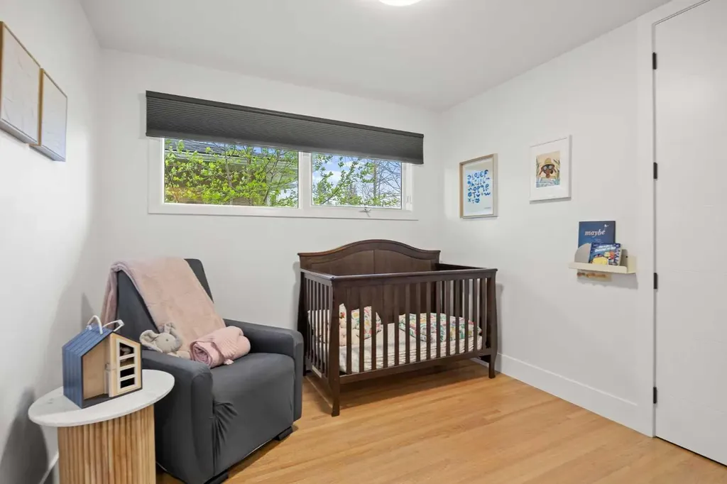 32 Westminster Drive SW Calgary AB T3C 2S9