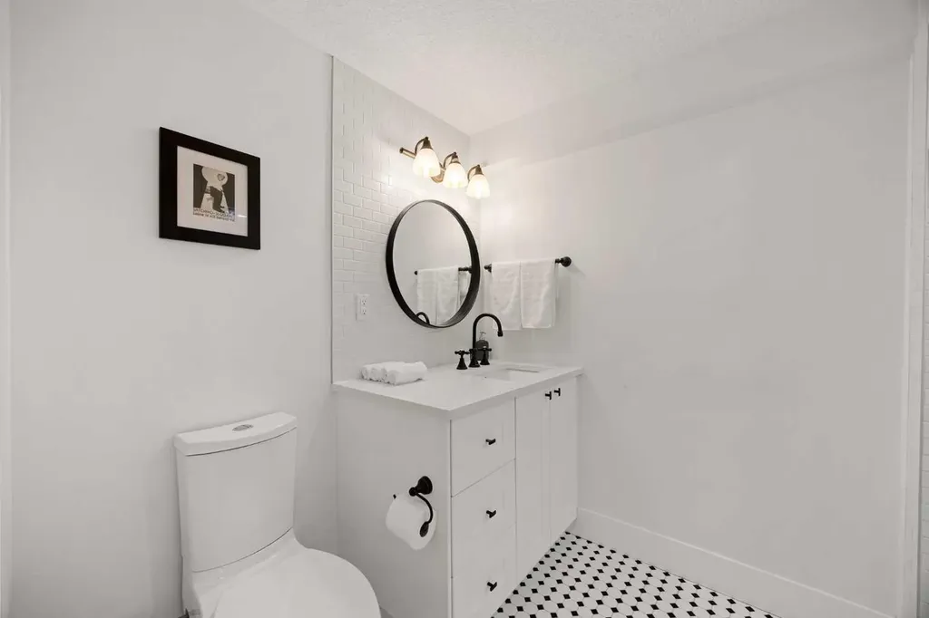 32 Westminster Drive SW Calgary AB T3C 2S9