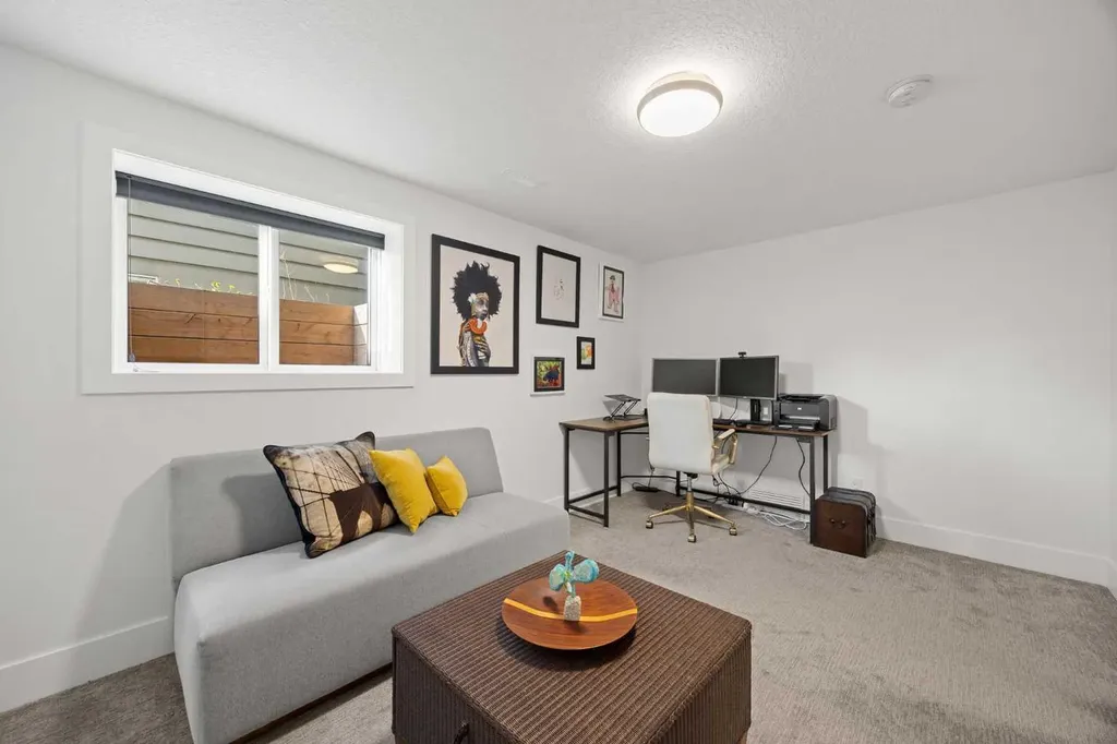32 Westminster Drive SW Calgary AB T3C 2S9