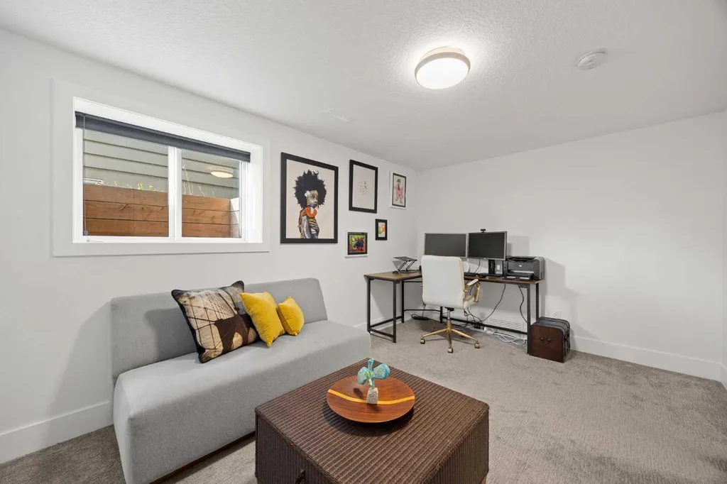 32 Westminster Drive SW Calgary AB T3C 2S9