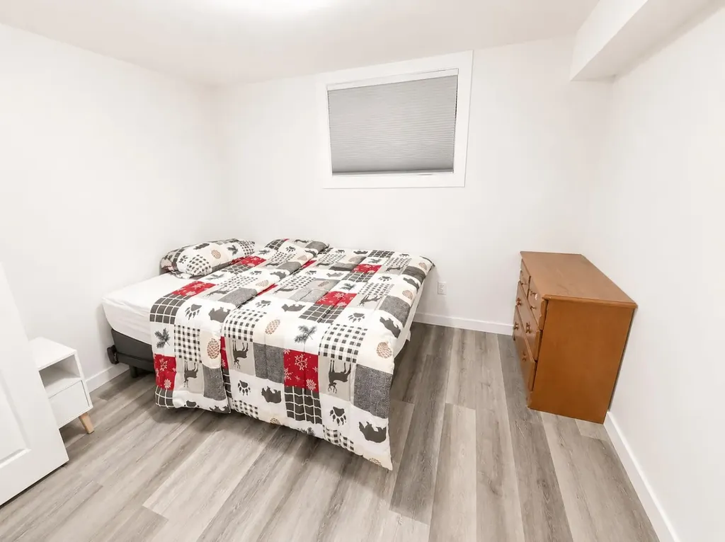 1317 17 Avenue S Lethbridge AB T1K 1A3