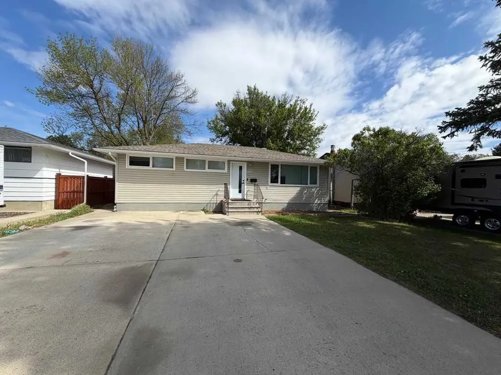 1317 17 Avenue S Lethbridge AB T1K 1A3
