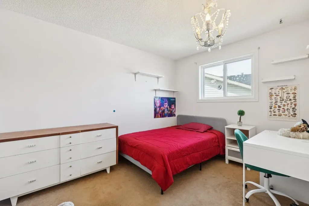 34 Shawfield Place SW Calgary AB T2Y 1Y7