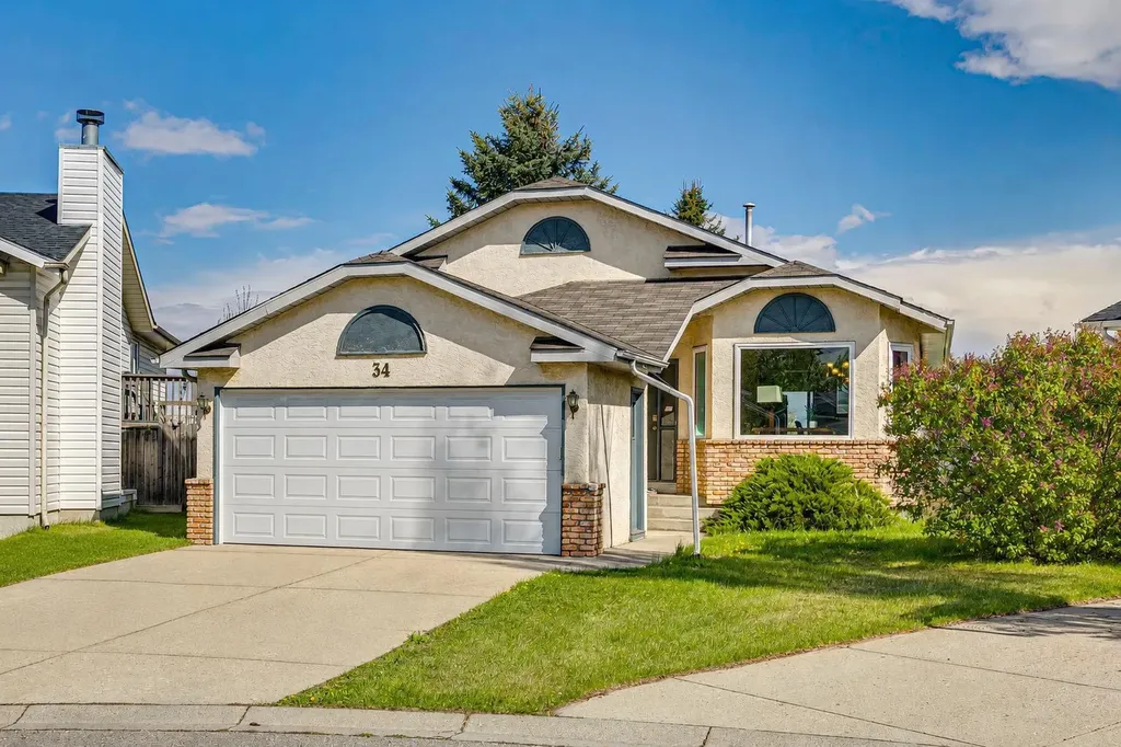 34 Shawfield Place SW Calgary AB T2Y 1Y7
