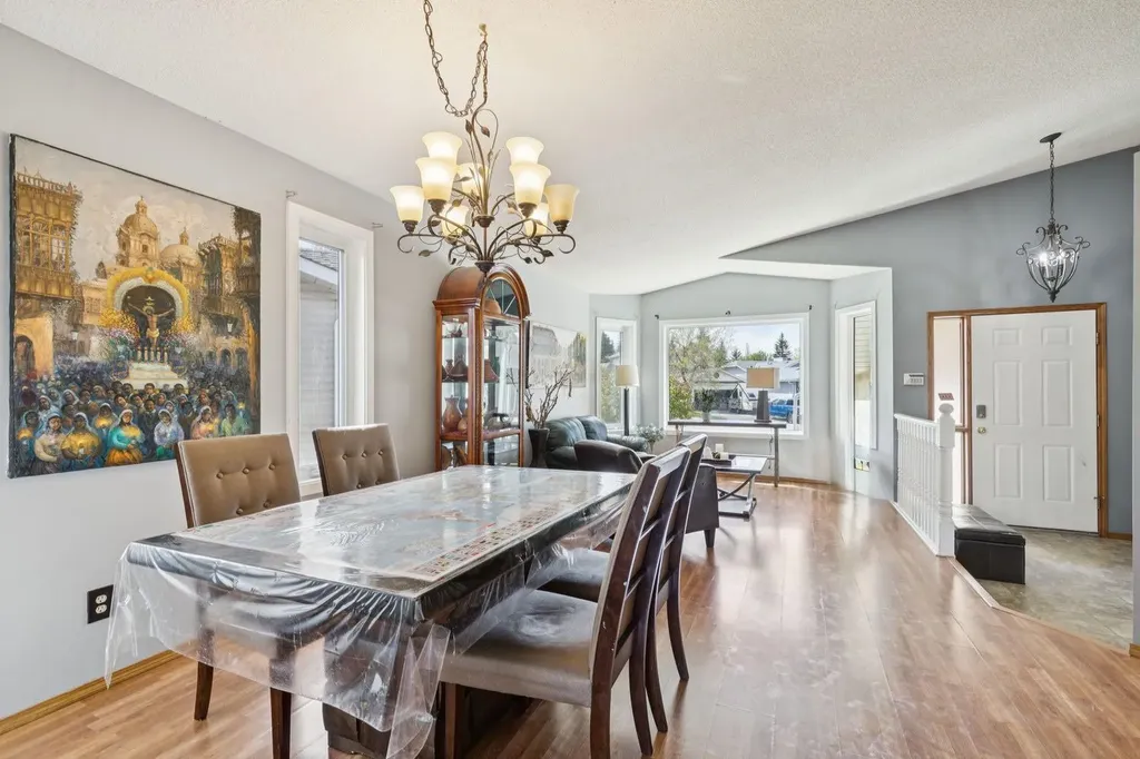 34 Shawfield Place SW Calgary AB T2Y 1Y7