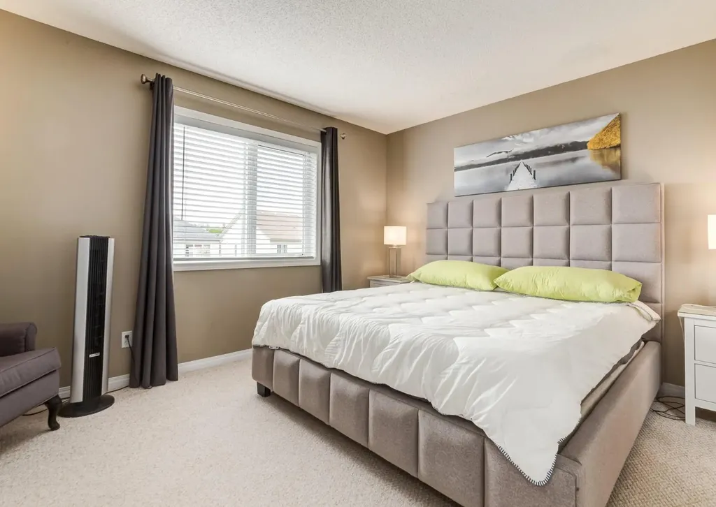 124 Copperfield Green SE Calgary AB T2Z 4T9