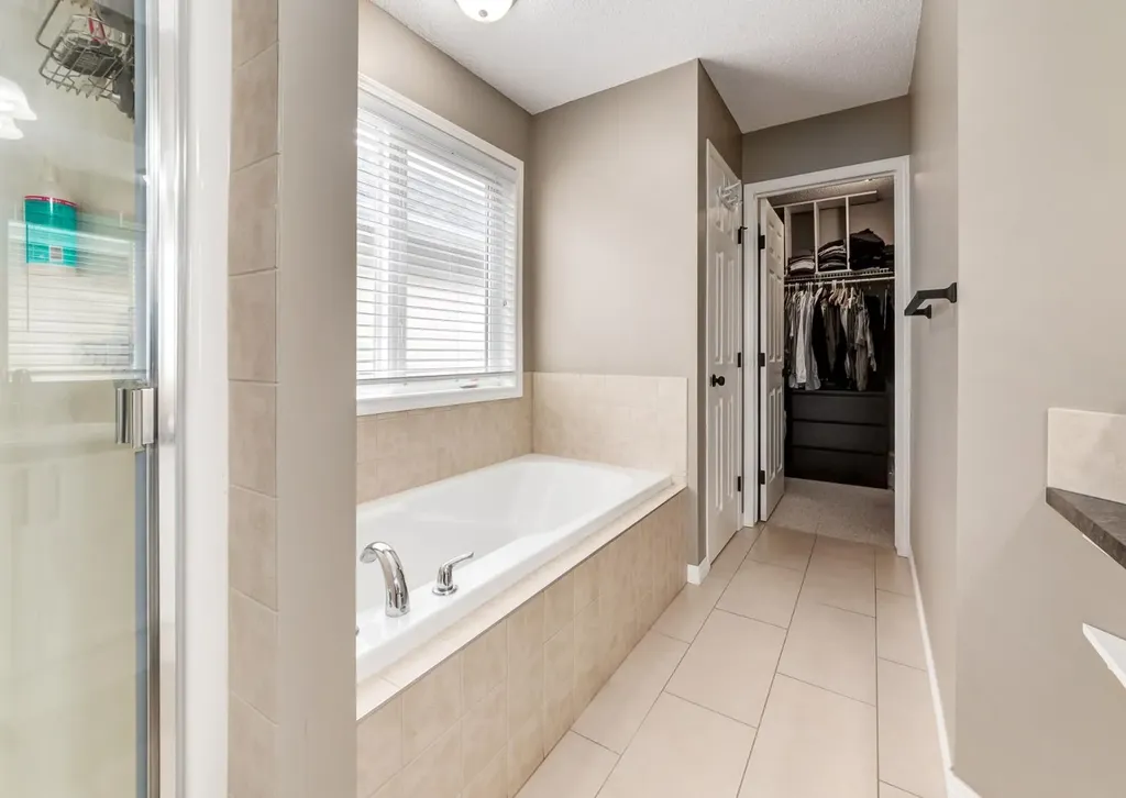 124 Copperfield Green SE Calgary AB T2Z 4T9