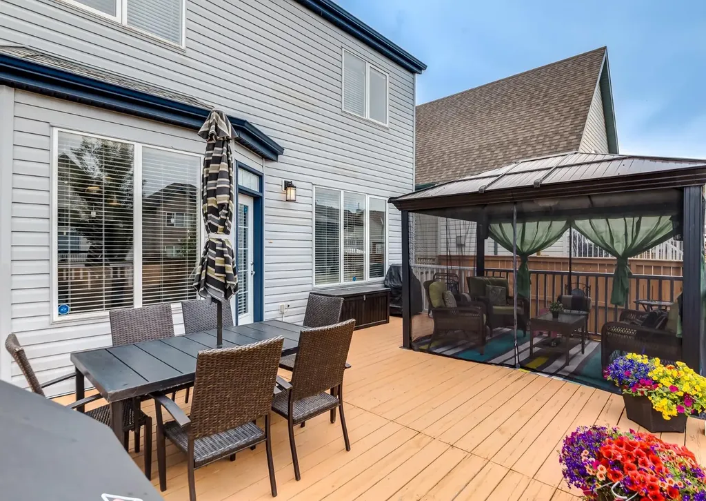 124 Copperfield Green SE Calgary AB T2Z 4T9
