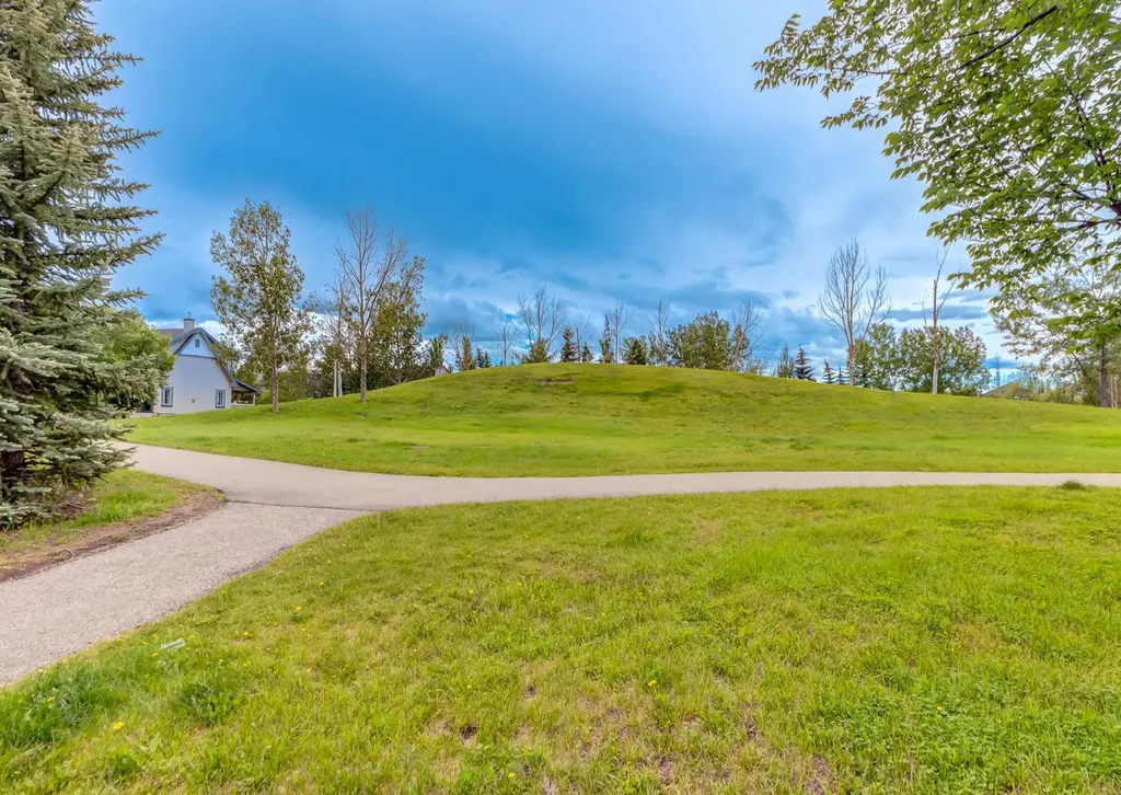 124 Copperfield Green SE Calgary AB T2Z 4T9