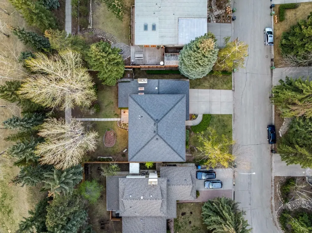 40 Varston Place NW Calgary AB T3A 0B7