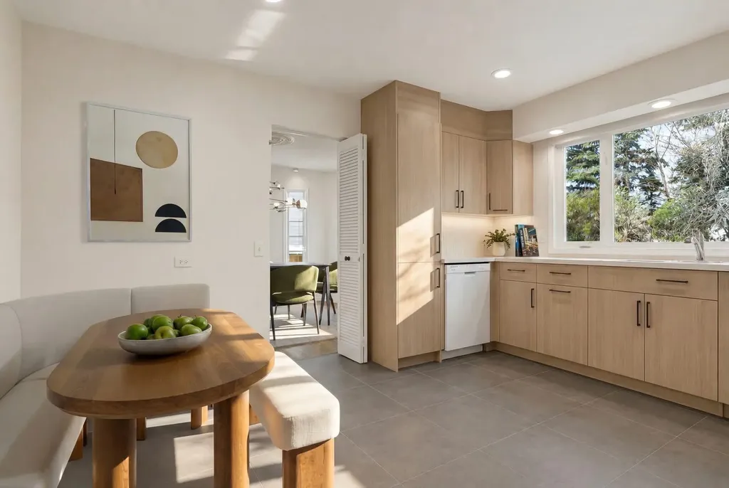 40 Varston Place NW Calgary AB T3A 0B7