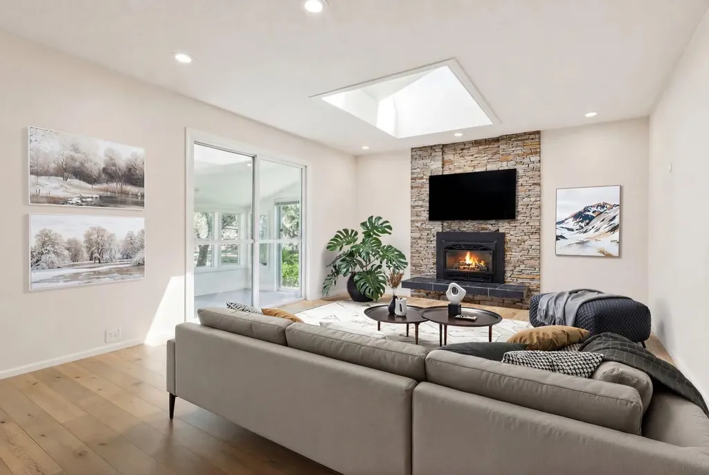 40 Varston Place NW Calgary AB T3A 0B7