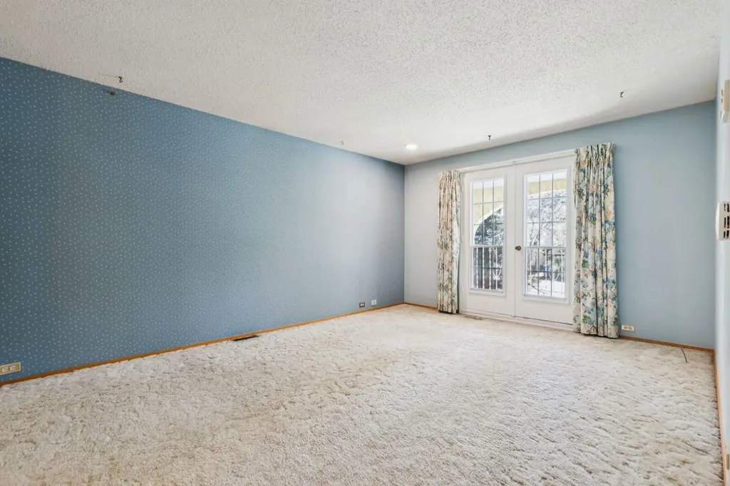 40 Varston Place NW Calgary AB T3A 0B7