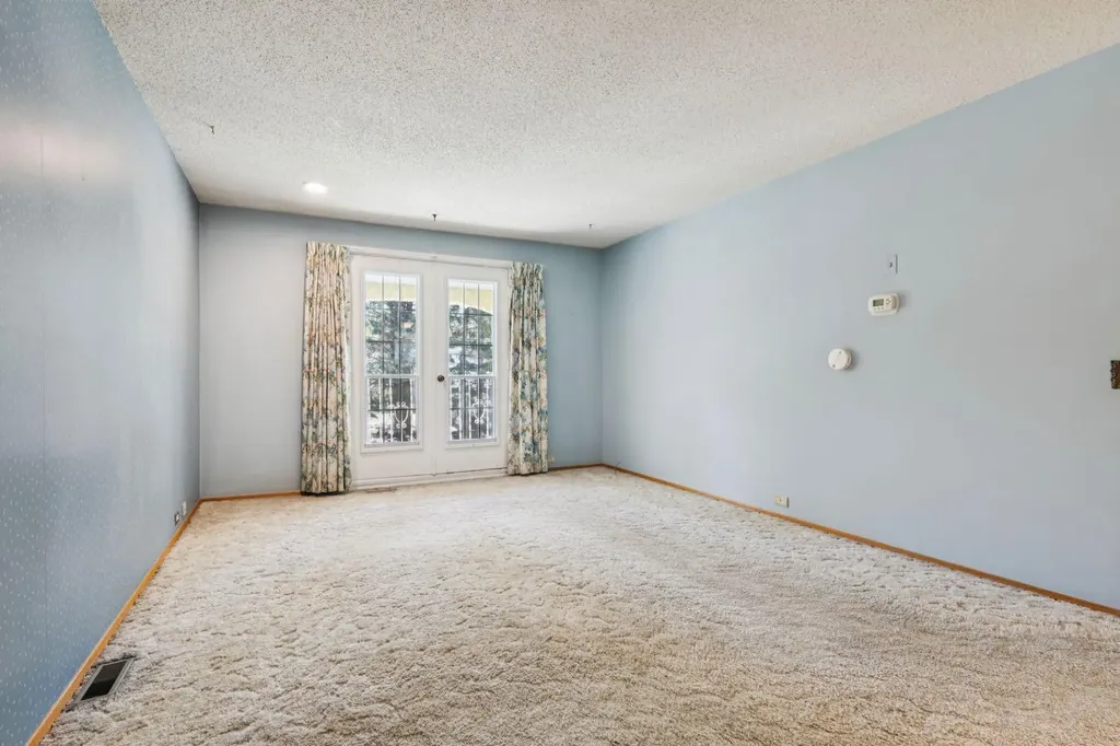 40 Varston Place NW Calgary AB T3A 0B7