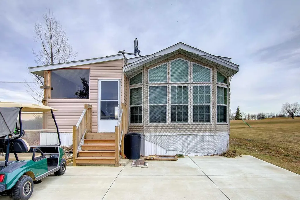 25054 South Pine Lake Road Rural Red Deer County AB T0M1R0