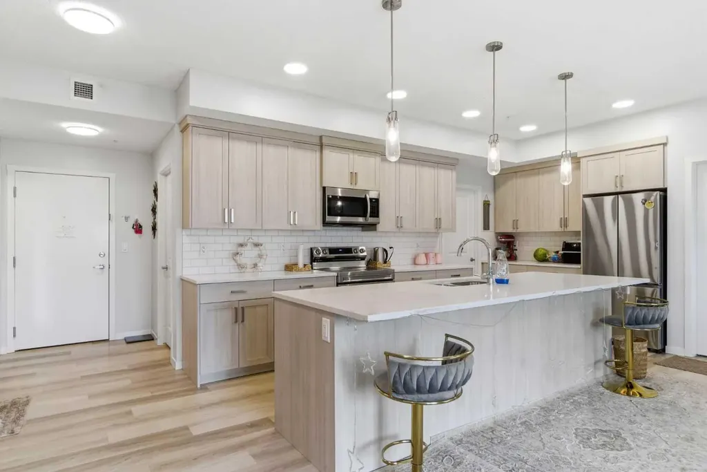 33 Carringham Gate NW Calgary AB T3P 2H6