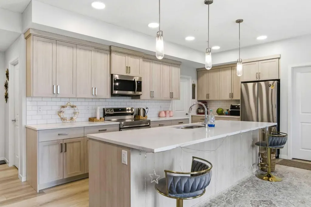 33 Carringham Gate NW Calgary AB T3P 2H6