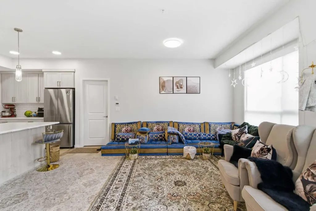 33 Carringham Gate NW Calgary AB T3P 2H6