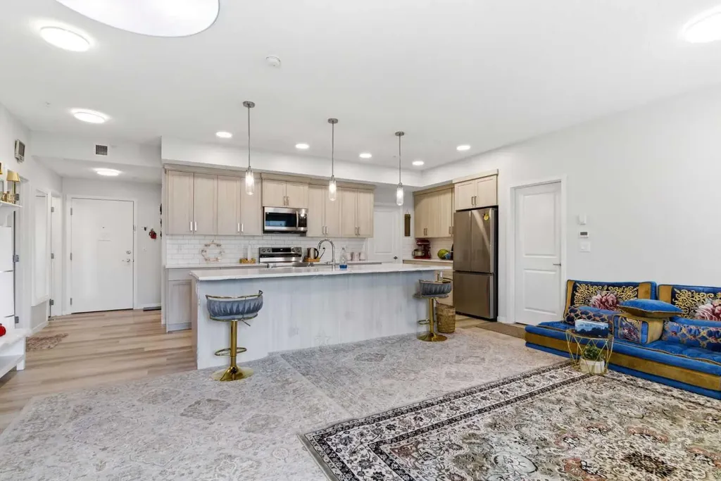33 Carringham Gate NW Calgary AB T3P 2H6