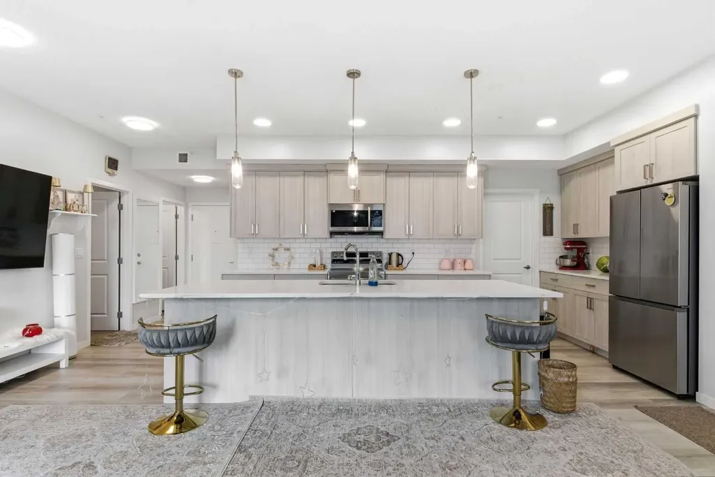 33 Carringham Gate NW Calgary AB T3P 2H6
