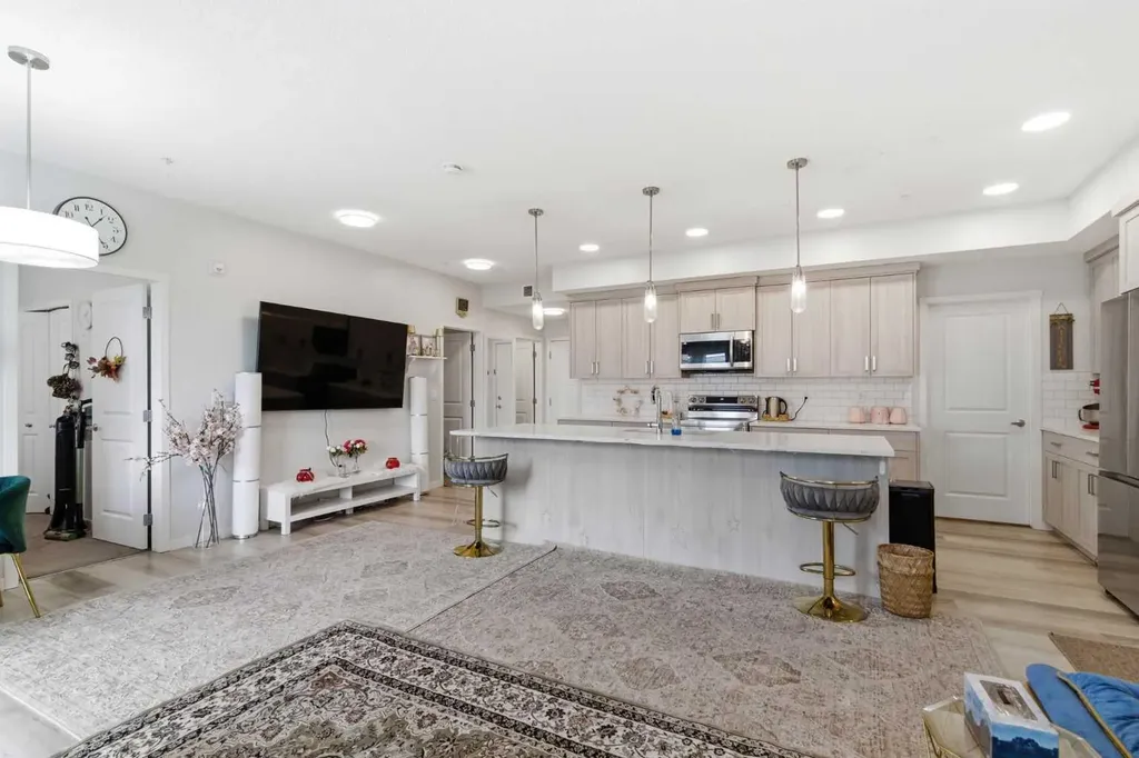 33 Carringham Gate NW Calgary AB T3P 2H6