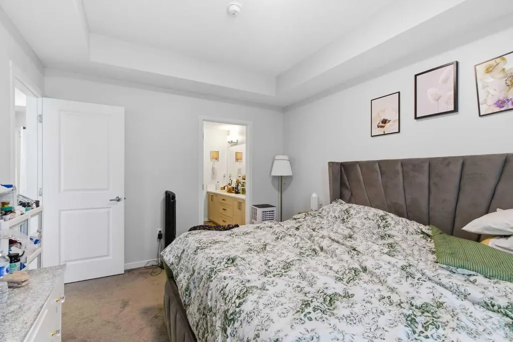 33 Carringham Gate NW Calgary AB T3P 2H6