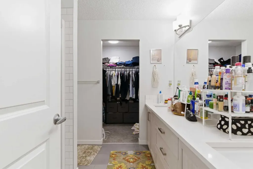33 Carringham Gate NW Calgary AB T3P 2H6