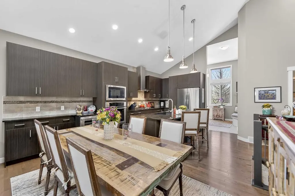 43 Cortina Villas SW Calgary AB T3H 0W8
